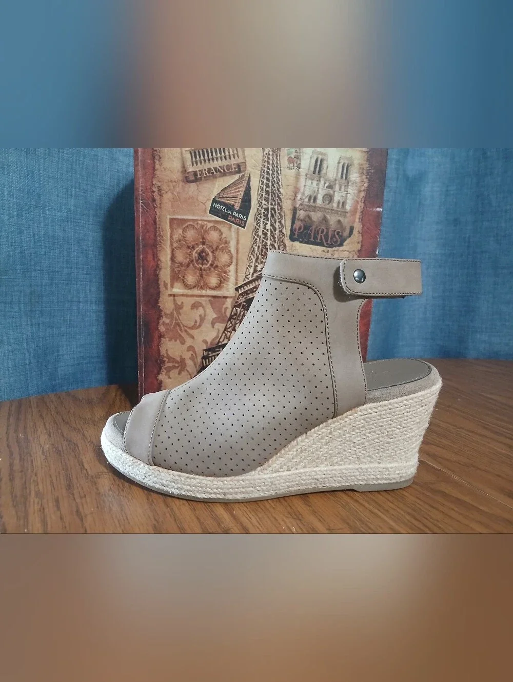 SKECHERS Women's Indigo Sky Love Dust Ankle-Strap Wedge Sandals Size 9 TAUPE